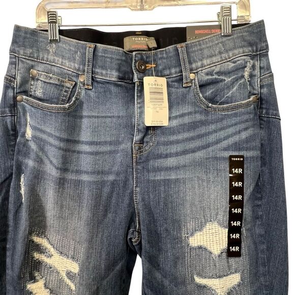 Nwt sz 14 Torrid Bombshell Skinny Jeans ITEM#: 13591496 - Picture 4 of 13